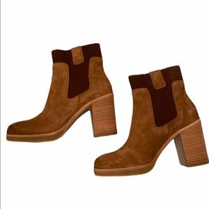 NWOT LORD AND TAYLOR SUEDE BOOTS 9